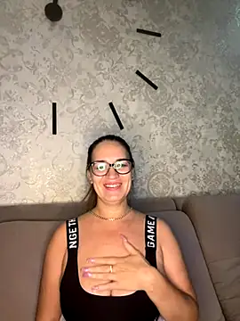 Milana8263 online show from November 10, 2025, 9:09 pm