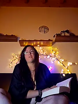 Snapshot of Persephone_CH_off chatting on November 28, 2025, 11:05 pm Persephone CH off online show from November 28, 2025, 11:05 pm