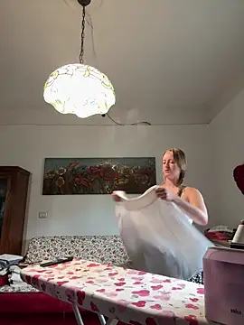 NaughtyAmore online show from November 13, 2025, 2:43 pm