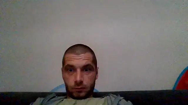 Kinkycouple142 online show from April 8, 2026, 9:16 pm