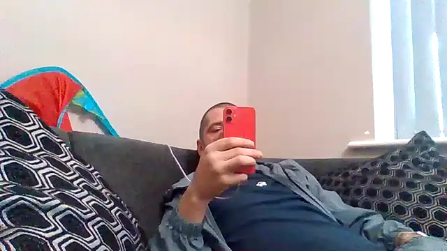 Kinkycouple142 online show from April 7, 2026, 5:37 pm