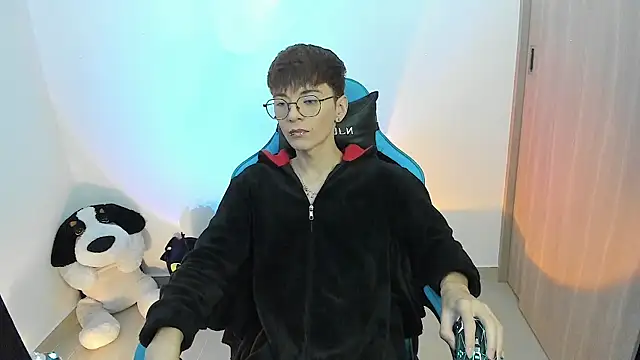 Snapshot of RYO_BLEU_ chatting on November 18, 2025, 11:57 am RYO BLEU online show from November 18, 2025, 11:57 am