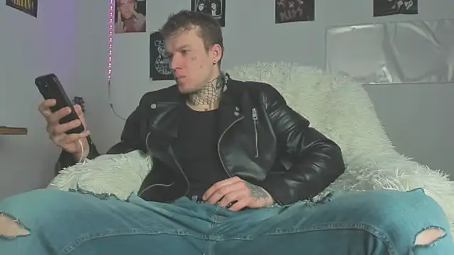 Huntall77 online show from April 11, 2026, 5:26 am