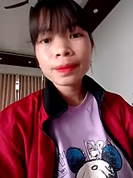 Snapshot of Nhi-2k chatting on November 10, 2025, 8:19 am Nhi-2k online show from November 10, 2025, 8:19 am