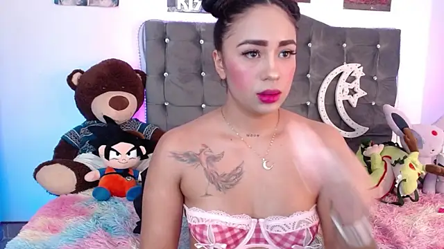 lunabritton1 online show from April 9, 2026, 2:24 am