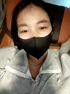 Snapshot of thuy-kieu chatting on December 17, 2025, 9:25 am thuy-kieu online show from December 17, 2025, 9:25 am