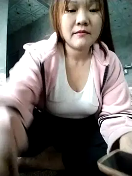 m-mbae online show from November 17, 2025, 7:23 am