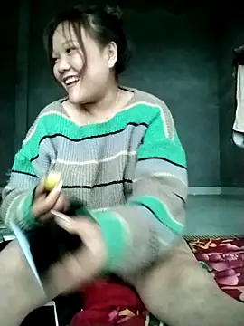 Snapshot of m-mbae chatting on February 3, 2026, 7:02 am m-mbae online show from February 3, 2026, 7:02 am