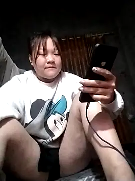 Snapshot of m-mbae chatting on February 1, 2026, 4:05 pm m-mbae online show from February 1, 2026, 4:05 pm