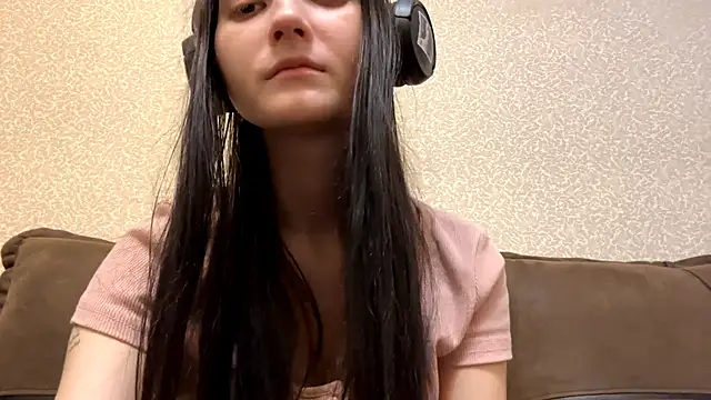 Snapshot of AurorAurora chatting on November 29, 2025, 8:47 am AurorAurora online show from November 29, 2025, 8:47 am