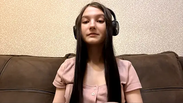 Snapshot of AurorAurora chatting on November 27, 2025, 8:59 am AurorAurora online show from November 27, 2025, 8:59 am