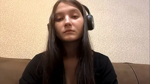 Snapshot of AurorAurora chatting on November 21, 2025, 9:19 am AurorAurora online show from November 21, 2025, 9:19 am