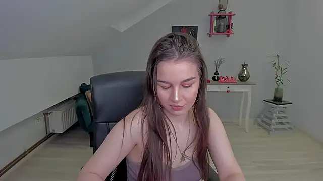 LouannaHart online show from February 27, 2026, 4:23 am