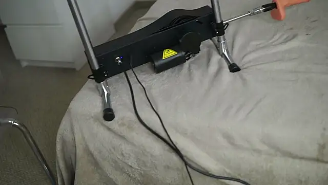 AprilHadid online show from May 11, 2026, 6:49 pm