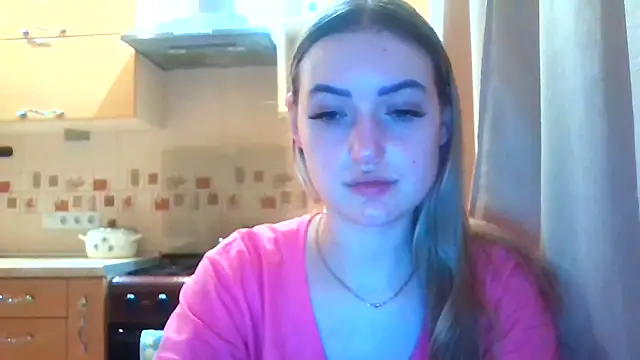 Snapshot of RobinWalker chatting on November 17, 2025, 10:25 pm RobinWalker online show from November 17, 2025, 10:25 pm