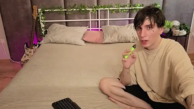 Danny loves Mary online show from July 18, 2026, 4:32 am