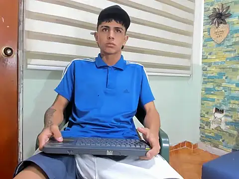 Snapshot of naughty_boy_Maicoll chatting on November 15, 2025, 11:36 am naughty boy Maicoll online show from November 15, 2025, 11:36 am