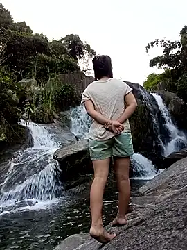 -Huong-99 online show from November 13, 2025, 9:46 am