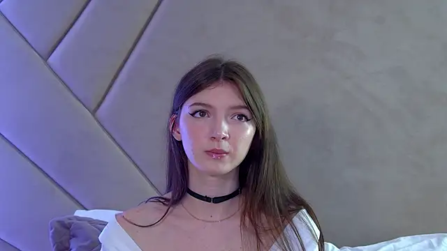 Snapshot of SophiaProve chatting on June 1, 2026, 4:28 pm SophiaProve online show from June 1, 2026, 4:28 pm