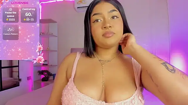 Snapshot of Cami_tight chatting on November 24, 2025, 4:23 am Cami tight online show from November 24, 2025, 4:23 am