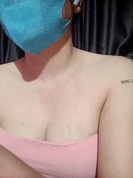 Snapshot of MiHeni chatting on February 10, 2026, 3:44 pm MiHeni online show from February 10, 2026, 3:44 pm