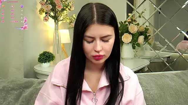 Snapshot of CoreenYorton chatting on February 5, 2026, 1:23 am CoreenYorton online show from February 5, 2026, 1:23 am