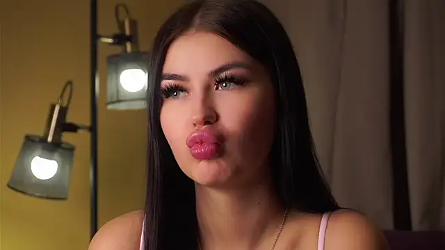 CoreenYorton online show from December 14, 2025, 1:12 am