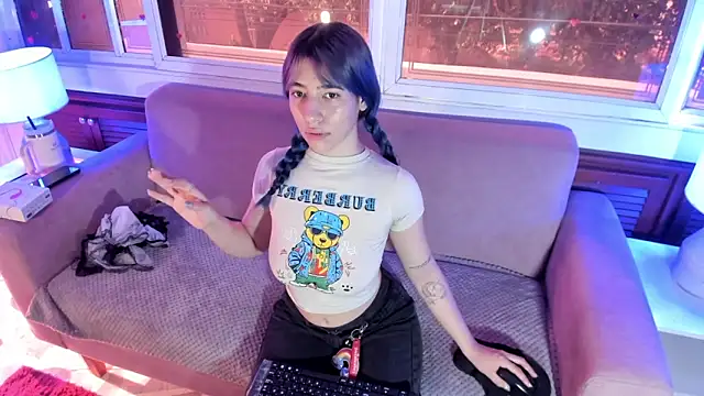 ReiAyanamy online show from February 28, 2026, 8:52 pm