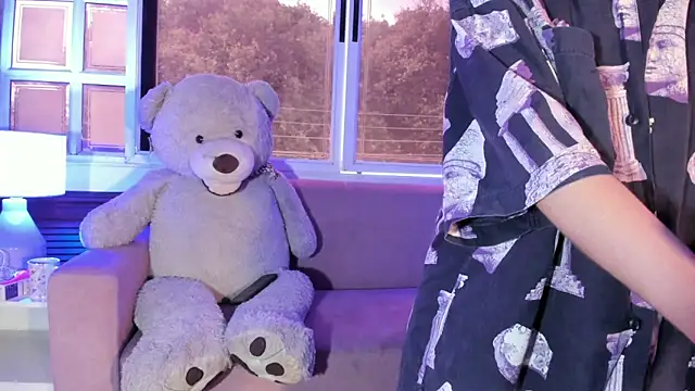 Snapshot of ReiAyanamy chatting on November 27, 2025, 7:58 pm ReiAyanamy online show from November 27, 2025, 7:58 pm