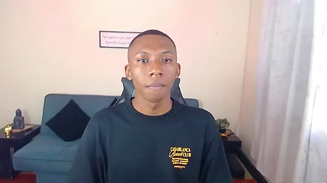 Miilo18 online show from December 3, 2025, 9:03 pm