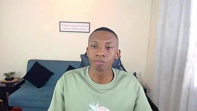 Miilo18 online show from December 18, 2025, 9:18 pm