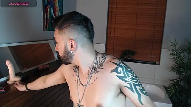 Snapshot of dave_wolff chatting on December 16, 2025, 11:47 am dave wolff online show from December 16, 2025, 11:47 am