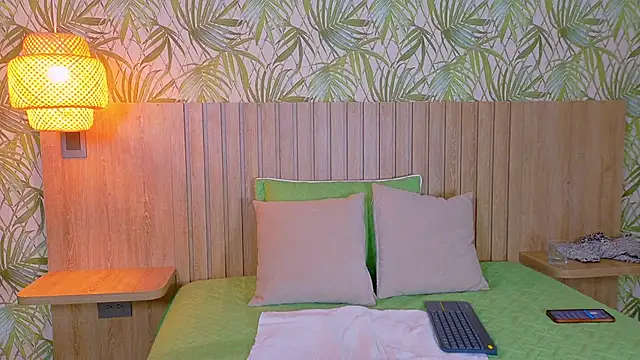 Snapshot of Scarleth_Evans chatting on December 1, 2025, 7:15 pm Scarleth Evans online show from December 1, 2025, 7:15 pm