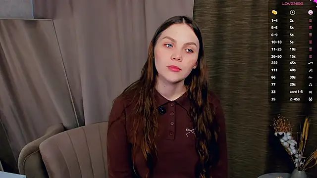 BelvaCaimi online show from November 12, 2025, 9:46 am