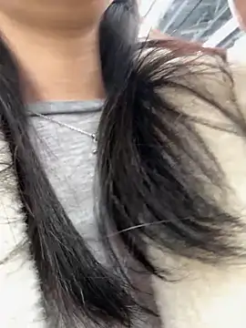 Snapshot of luvvmill chatting on November 12, 2025, 7:34 am luvvmill online show from November 12, 2025, 7:34 am