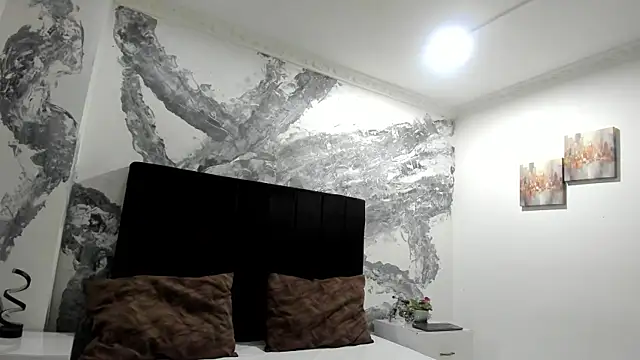 Snapshot of lilithDraven_ chatting on February 13, 2026, 4:01 am lilithDraven online show from February 13, 2026, 4:01 am