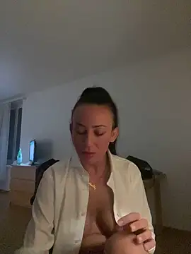 Snapshot of buunyy chatting on November 26, 2025, 2:00 am buunyy online show from November 26, 2025, 2:00 am