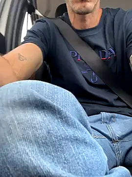 Lucasjandre online show from December 2, 2025, 11:34 am