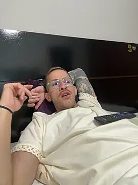 Lucasjandre online show from April 4, 2026, 11:22 pm