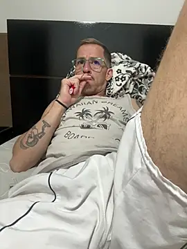 Lucasjandre online show from April 9, 2026, 12:34 am