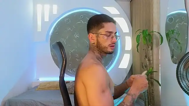 Snapshot of Alanrodgers chatting on March 1, 2026, 12:05 pm Alanrodgers online show from March 1, 2026, 12:05 pm