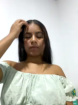 Snapshot of lineichun1708 chatting on November 24, 2025, 2:22 am lineichun1708 online show from November 24, 2025, 2:22 am