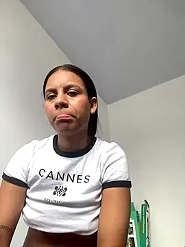 Snapshot of lineichun1708 chatting on November 11, 2025, 1:17 pm lineichun1708 online show from November 11, 2025, 1:17 pm