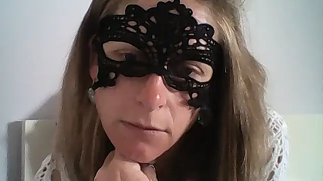Snapshot of MelleEloa chatting on June 29, 2026, 7:37 am MelleEloa online show from June 29, 2026, 7:37 am