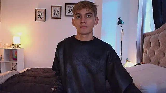 Snapshot of estebanperez_26 chatting on January 10, 2026, 1:28 pm estebanperez 26 online show from January 10, 2026, 1:28 pm