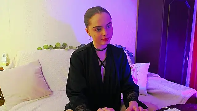 AlicaLOVEalisa777 online show from December 19, 2025, 3:03 pm