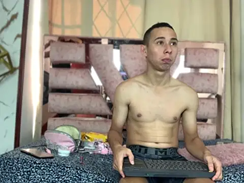 Antonella And Thiago online show from March 20, 2026, 1:23 pm