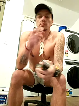Snapshot of cloudyyyykiwi chatting on July 25, 2026, 8:55 am cloudyyyykiwi online show from July 25, 2026, 8:55 am