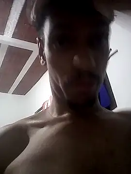 EdinhoMG online show from November 11, 2025, 2:06 am