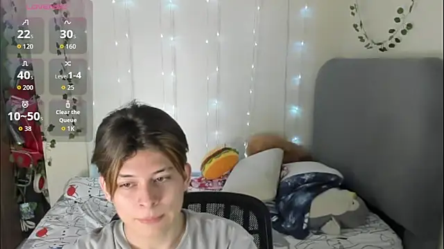 Felix kitty online show from December 17, 2025, 7:19 pm